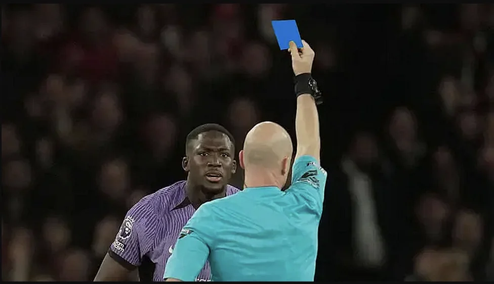 Kad Biru Bola Sepak Rosakkan Aksi Perlawanan Info Terkini