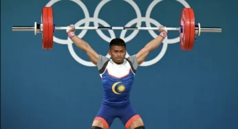 Aniq raih emas dengan pecah Rekod