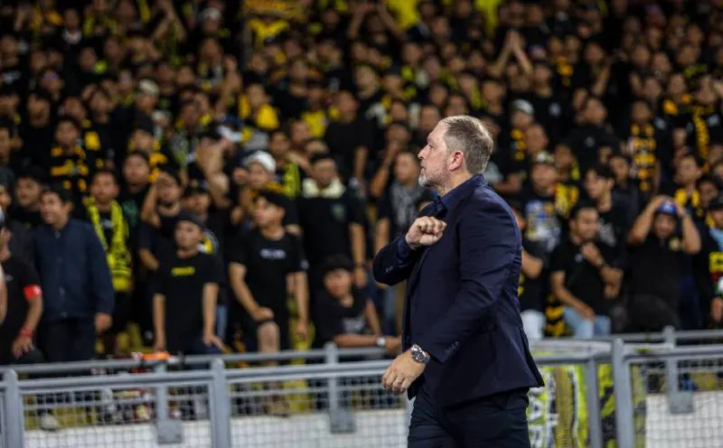 Komen penuh Emosi Cklamovski selepas julang Malaysia