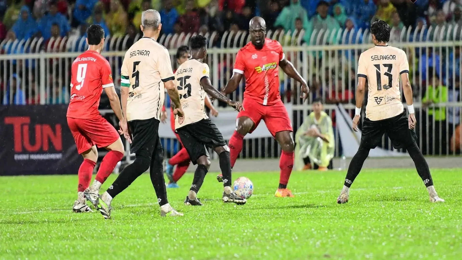 “Ini bukannya selamat tinggal.” — Nwakaeme